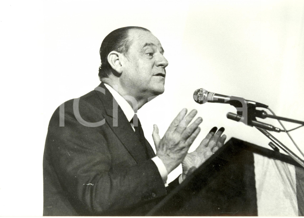 Fotografia d epoca originale 1985 BELFAST UK Raymond BARRE parla ai suoi sostenitori Foto Rémi LAINE 1