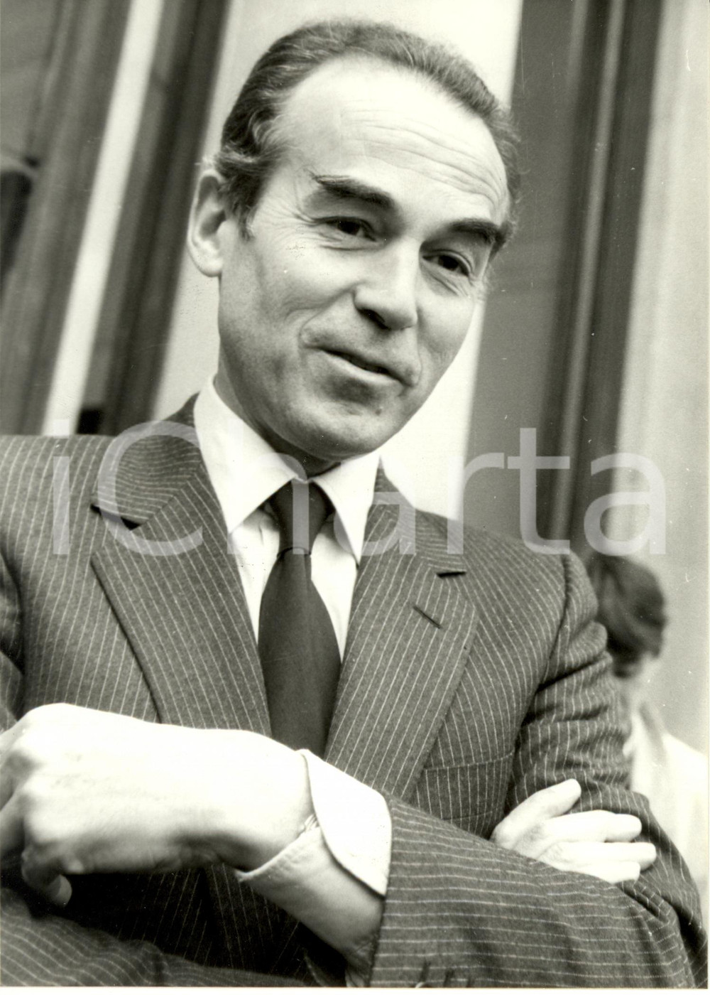 Fotografia d epoca originale 1982 PARIS Robert BADINTER Ministro Giustizia  sul diritto d asilo Foto 1