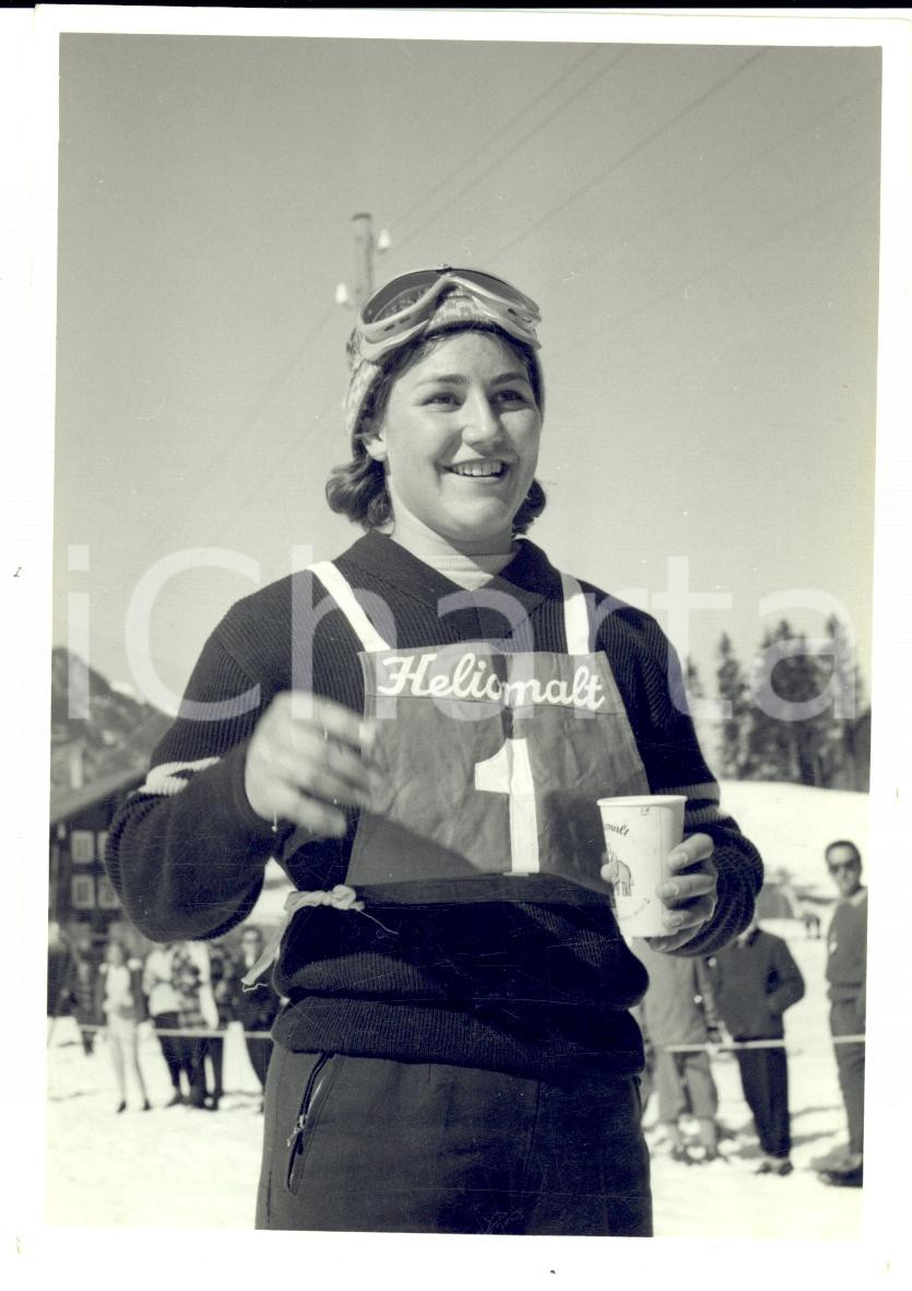 Fotografia d epoca originale 1950 ca SWITZERLAND Campionati SCI ALPINO Ritratto di Yvonne RUEGG Foto 1