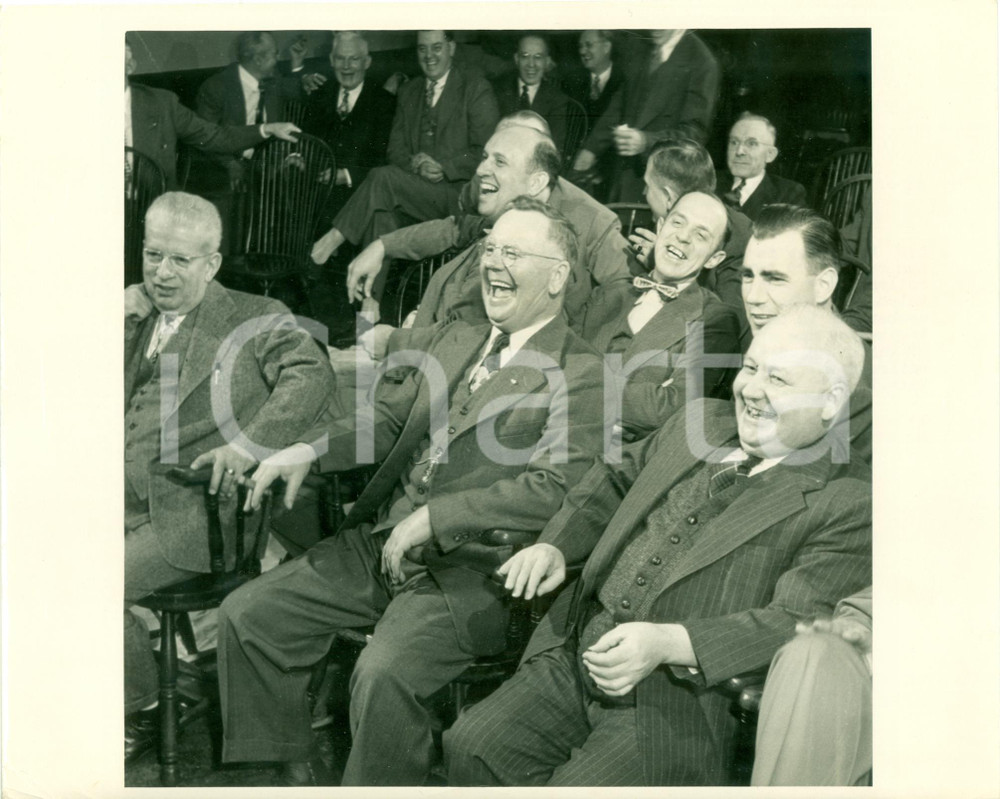 Fotografia d epoca originale 1951 OHIO USA Lee OGIER si rilassa al BUCKEYE CLUB Fotografia 1