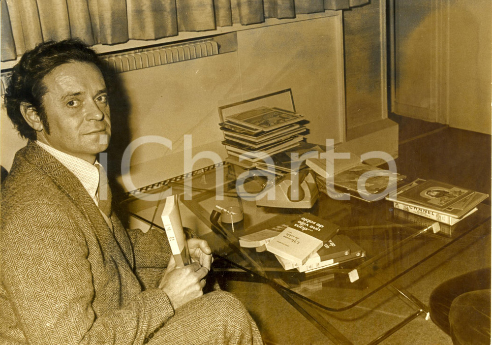 Fotografia d epoca originale 1975 PARIS F Jean JOUBERT Prix RENAUDOT livre L homme de sable Photographie 1