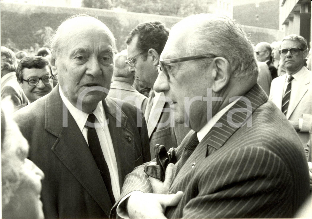 Fotografia d epoca originale 1984 PARIS F Edmond JOUHAUD Jacques SOUSTELLE levÃ©e corps Raoul SALAN Photo 1