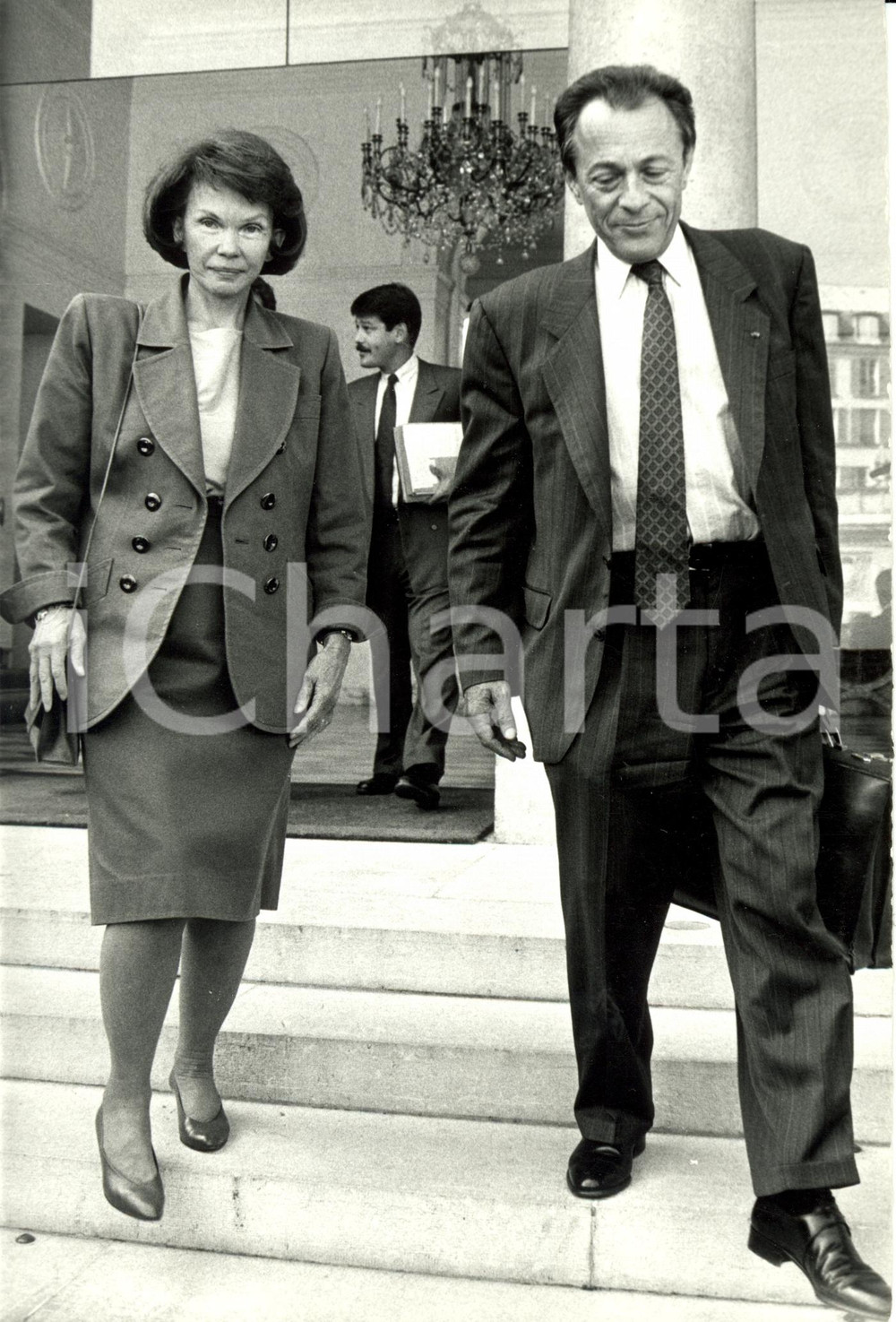 Fotografia d epoca originale 1990 PARIS F Michel ROCARD et Danielle GOUZE MITTERRAND ElysÃ©e Photographie 1
