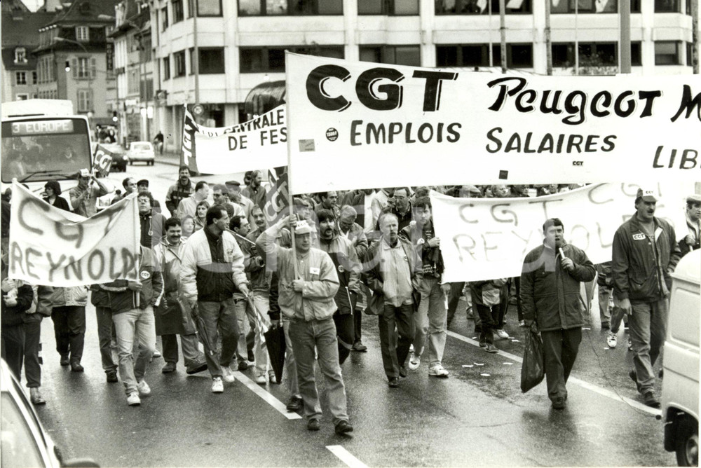 Fotografia d epoca originale 1993 COLMAR F Operai PEUGEOT MULHOUSE manifestazione sindacale CGT Fotografia 1