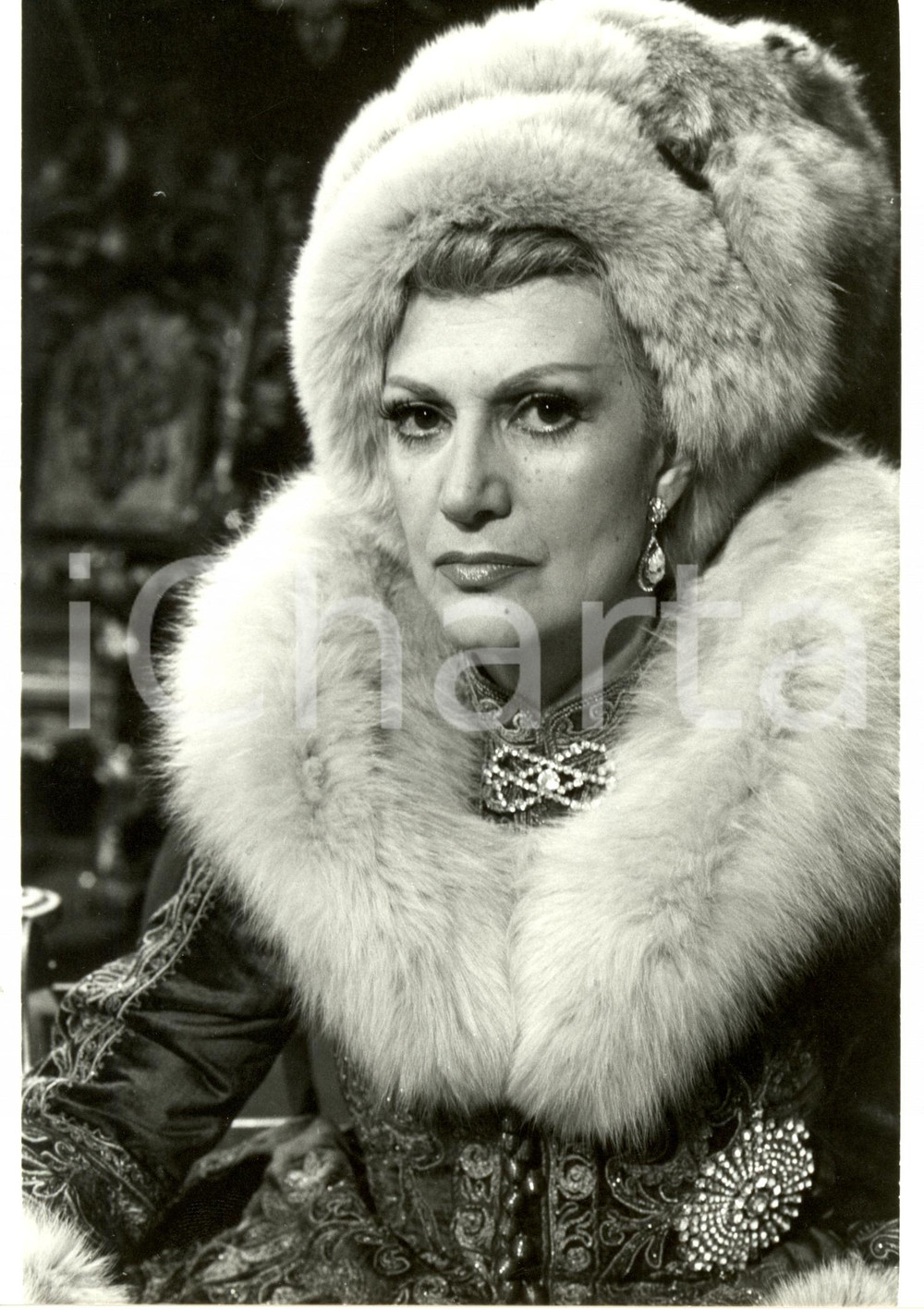 1981 JOINVILLE (F) Rosy VARTE Katarina pour téléfilm NOVGOROD TF1 *Foto di scena