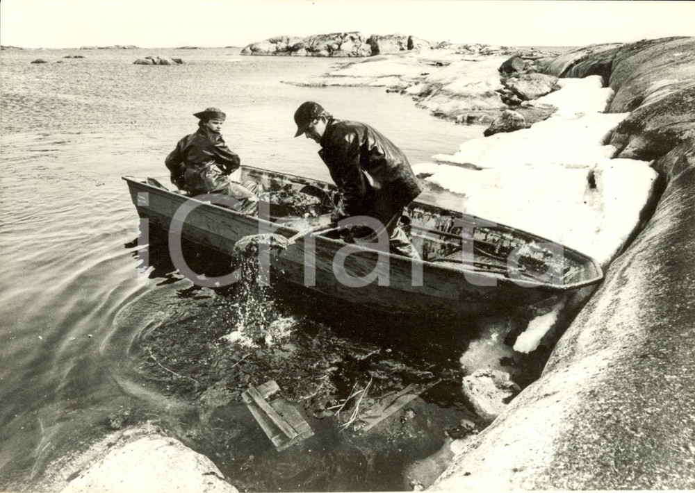 Fotografia d epoca originale 1979 SVEZIA Soldati cercano di asportare petrolio da Arcipelago STOCCOLMA Foto 1