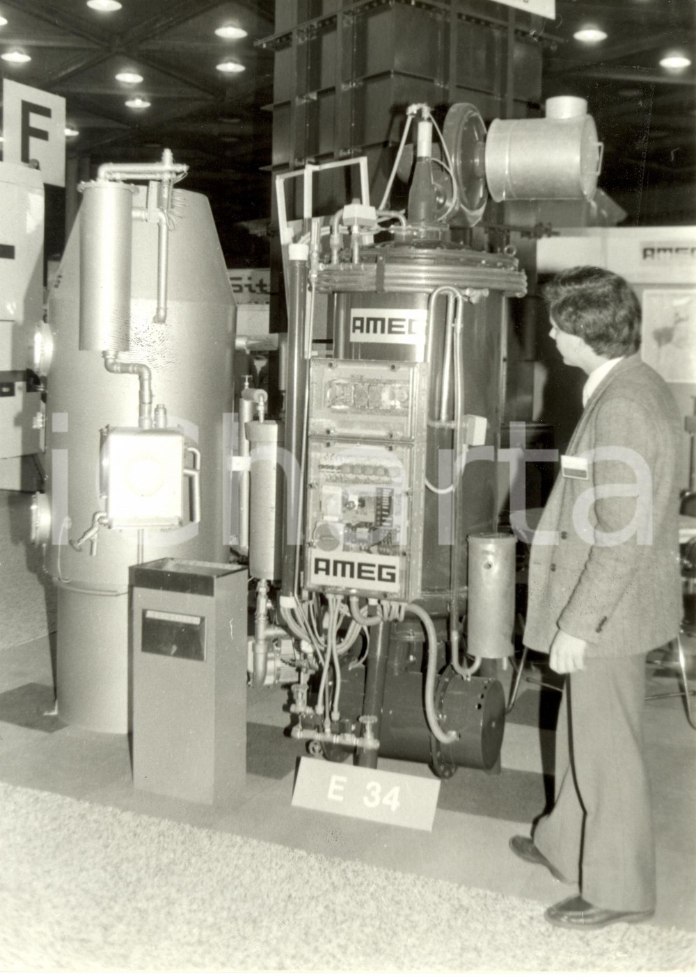 Fotografia d epoca originale 1982 PARIGI F POLLUTEC 82  UNITE  AMEG contro inquinamento aria Fotografia 1