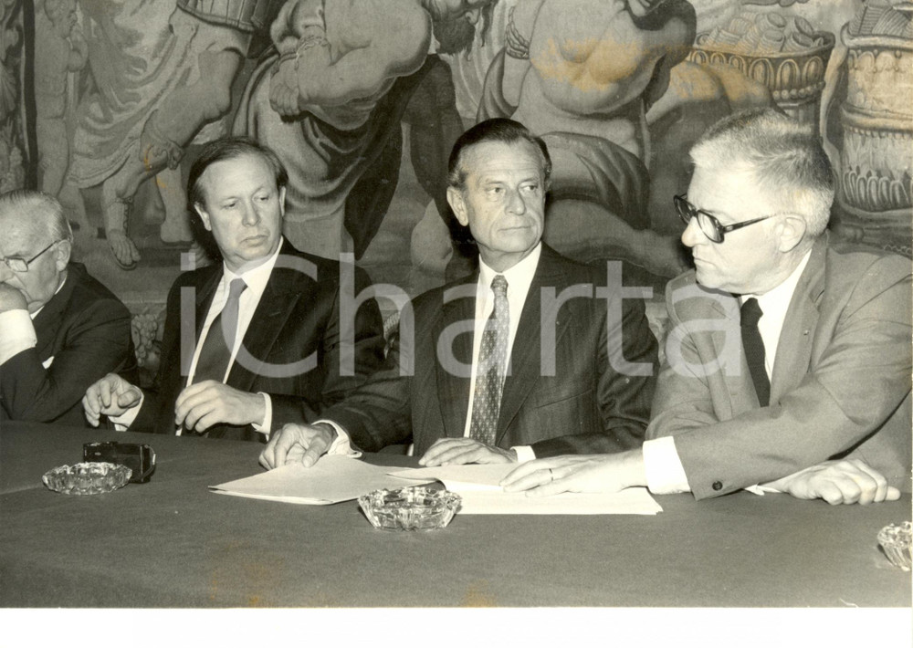 Fotografia d epoca originale 1981 PARIS F JeanClaude GAUVIN Jean LECANUET JeanPierre FOURCADE UDF Photo 1