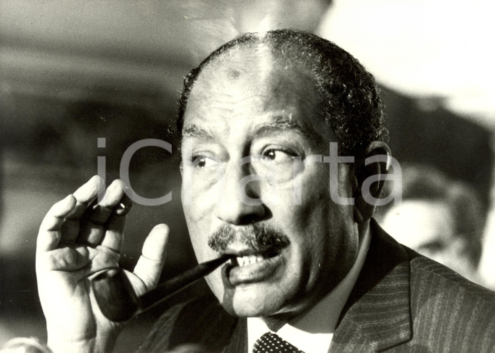 Fotografia d epoca originale 1981 FRANCIA? Anouar EL SADATE Presidente EGITTO fuma la pipa Fotografia 1