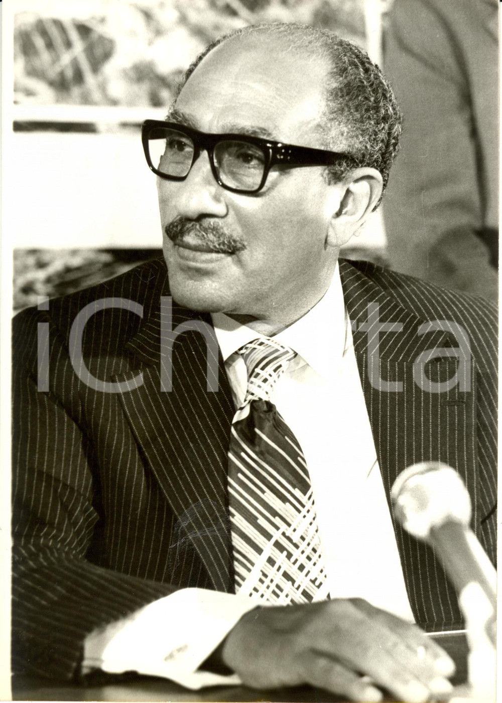 Fotografia d epoca originale 1977 FRANCIA? Anouar EL SADATE Presidente EGITTO durante trasmissione televisiva 1