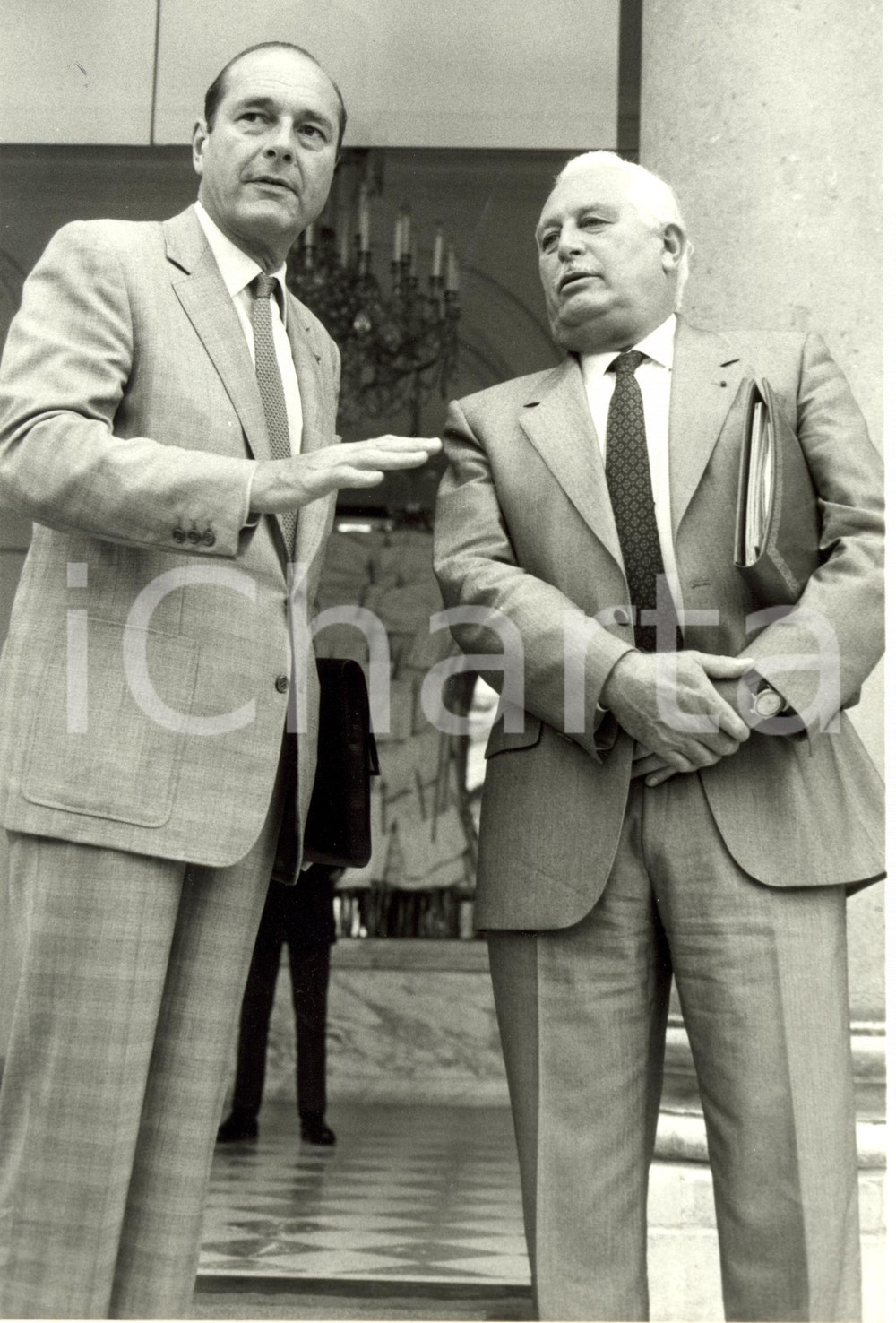 Fotografia d epoca originale 1986 PARIS F ELYSEE Jacques CHIRAC et AndrÃ© GIRAUD aprÃ©s conseil Photographie 1