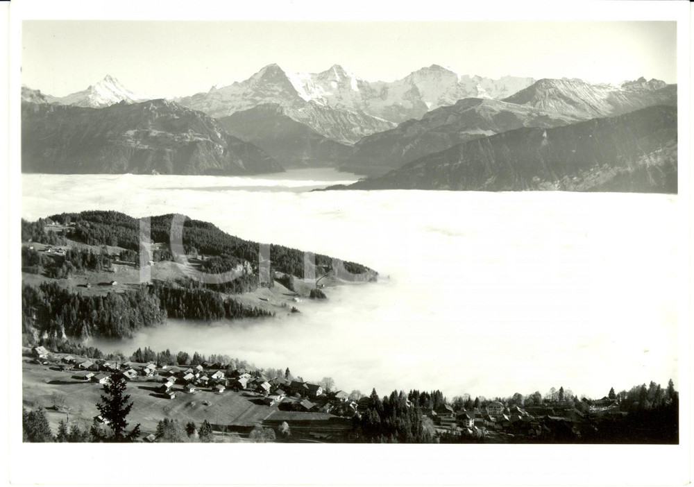 Fotografia d epoca originale 1980 ca BEATENBERG CH Monti EIGER MONCH JUNGFRAU svettano sopra le nubi Foto 1