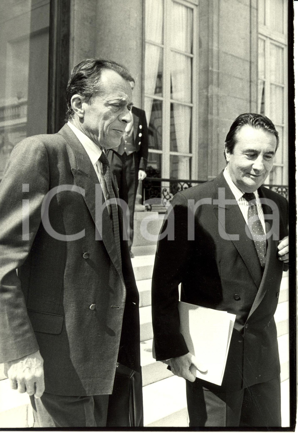 Fotografia d epoca originale 1989 PARIS F JeanPierre SOISSON Michel ROCARD quittant ELYSEE Photographie 1