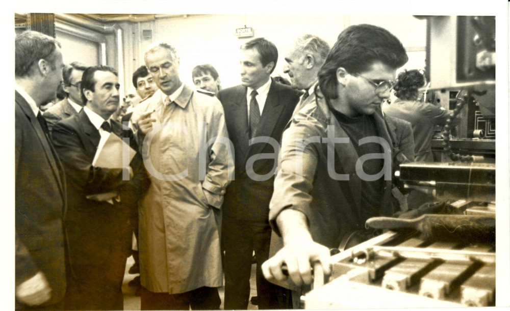 Fotografia d epoca originale 1990 MULHOUSE F JeanPierre SOISSON Ministro Lavoro visita una fabbrica Foto 1