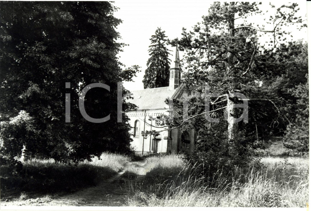 Fotografia d epoca originale 1987 HUSSERENWESSERLING F Cappella protestante nel celebre parco Foto 14x10 1