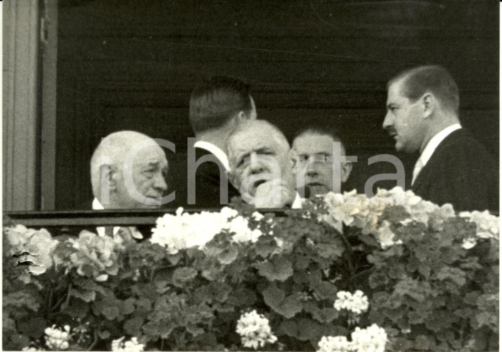 Fotografia d epoca originale 1960 ca PARIGI F Marcel BOUSSAC e Charles DE GAULLE a LONGCHAMP RISTAMPA 1980 1