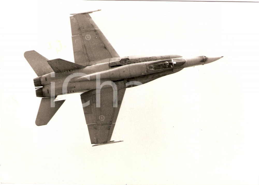 Fotografia d epoca originale 1991 LAUSANNE SUISSE Avion de guerre MCDONNELL DOUGLAS F/A18 Hornet Photo 1