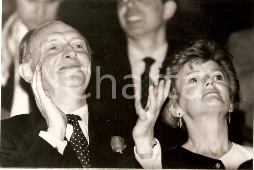 Fotografia d epoca originale 1992 PRESTWICK Neil KINNOCK last hours Political campaign with wife Glenys Photo 1