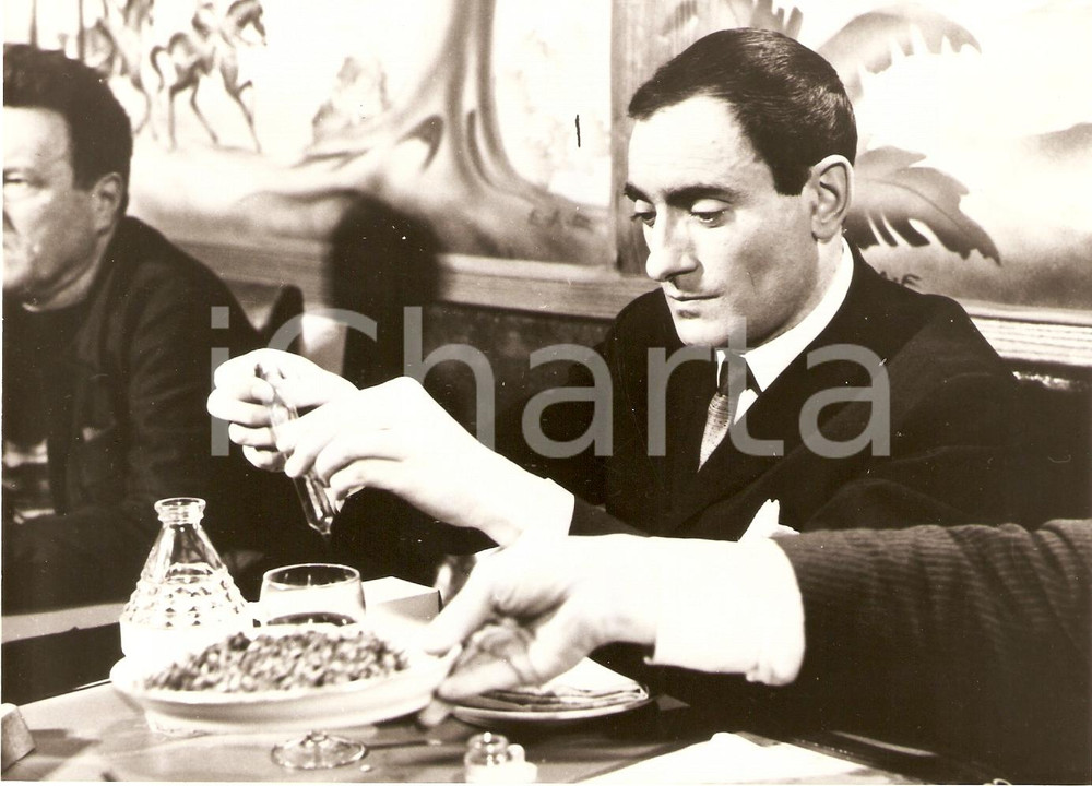 Fotografia d epoca originale 1985 ca TANT QU ON A LA SANTE  Pierre ETAIX in una scena del film Ritratto Foto 1