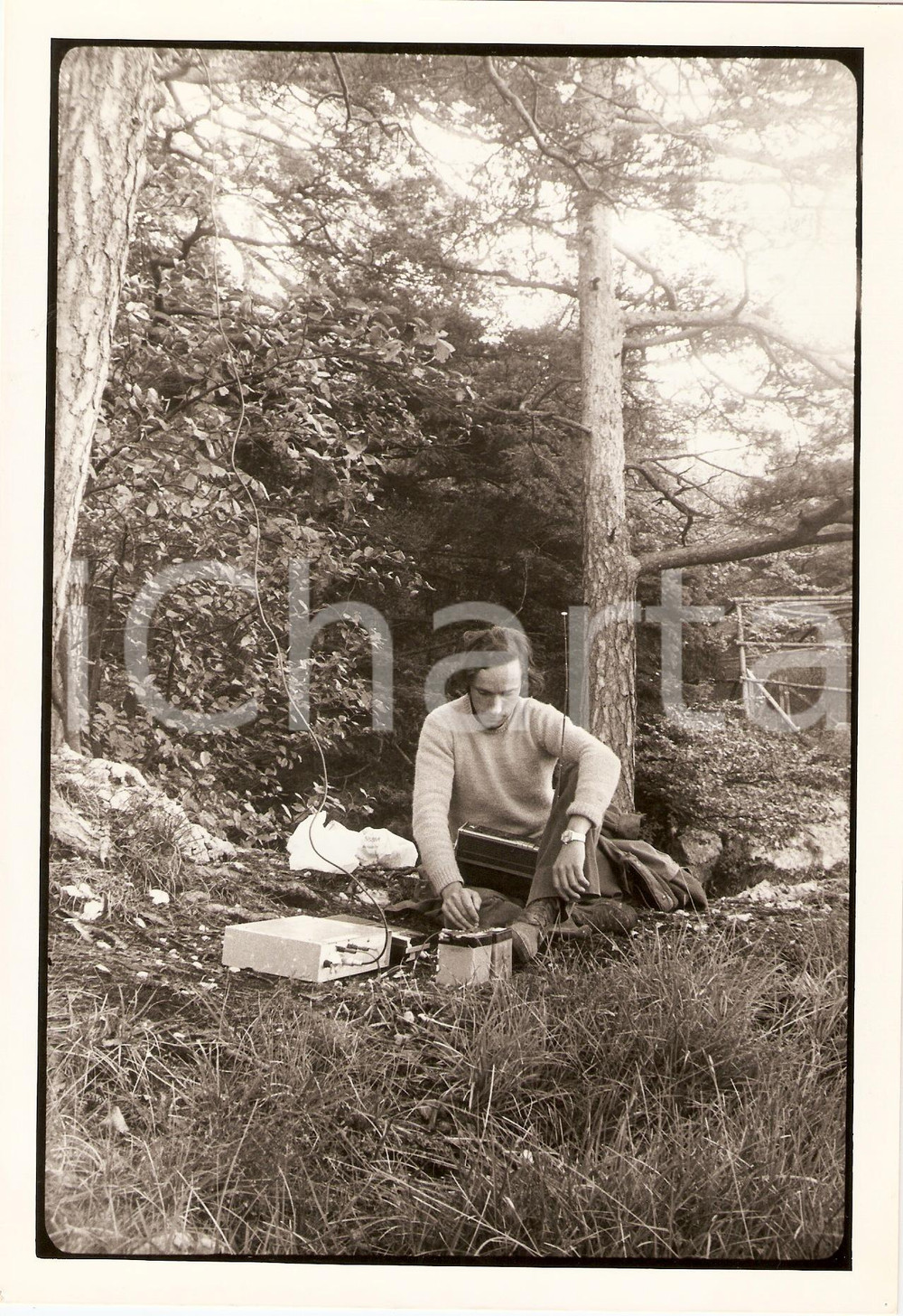 Fotografia d epoca originale 1985 ca MULHOUSE PIRATE Radio DREYECKLAND trasmette dal bosco Foto 1