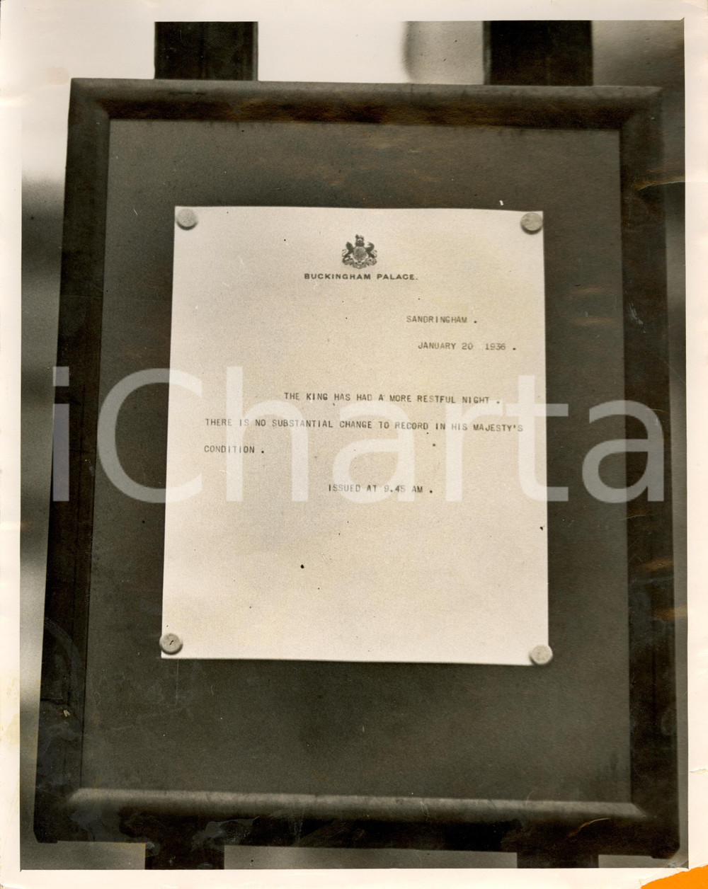 Fotografia d epoca originale 1936 LONDON BUCKINGHAM PALACE Bollettino medico su malattia Re Giorgio V Foto 1