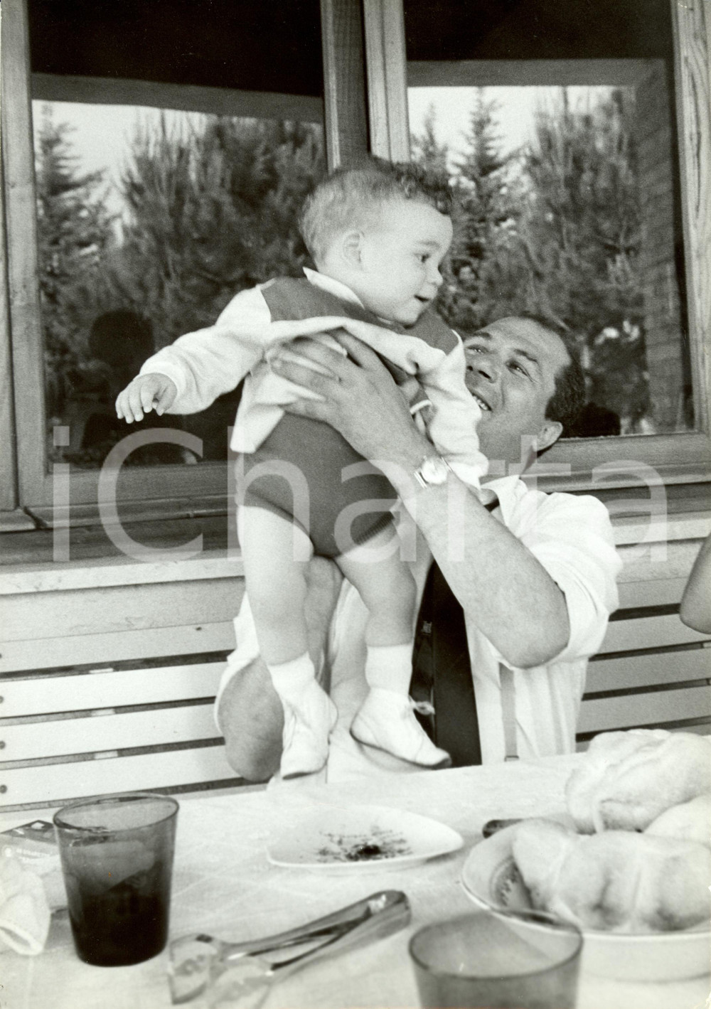 Fotografia d epoca originale 1965 ca ROMA Giuseppe FAZIO con figlio Francesco avuto da Caitlin THOMAS Foto 1