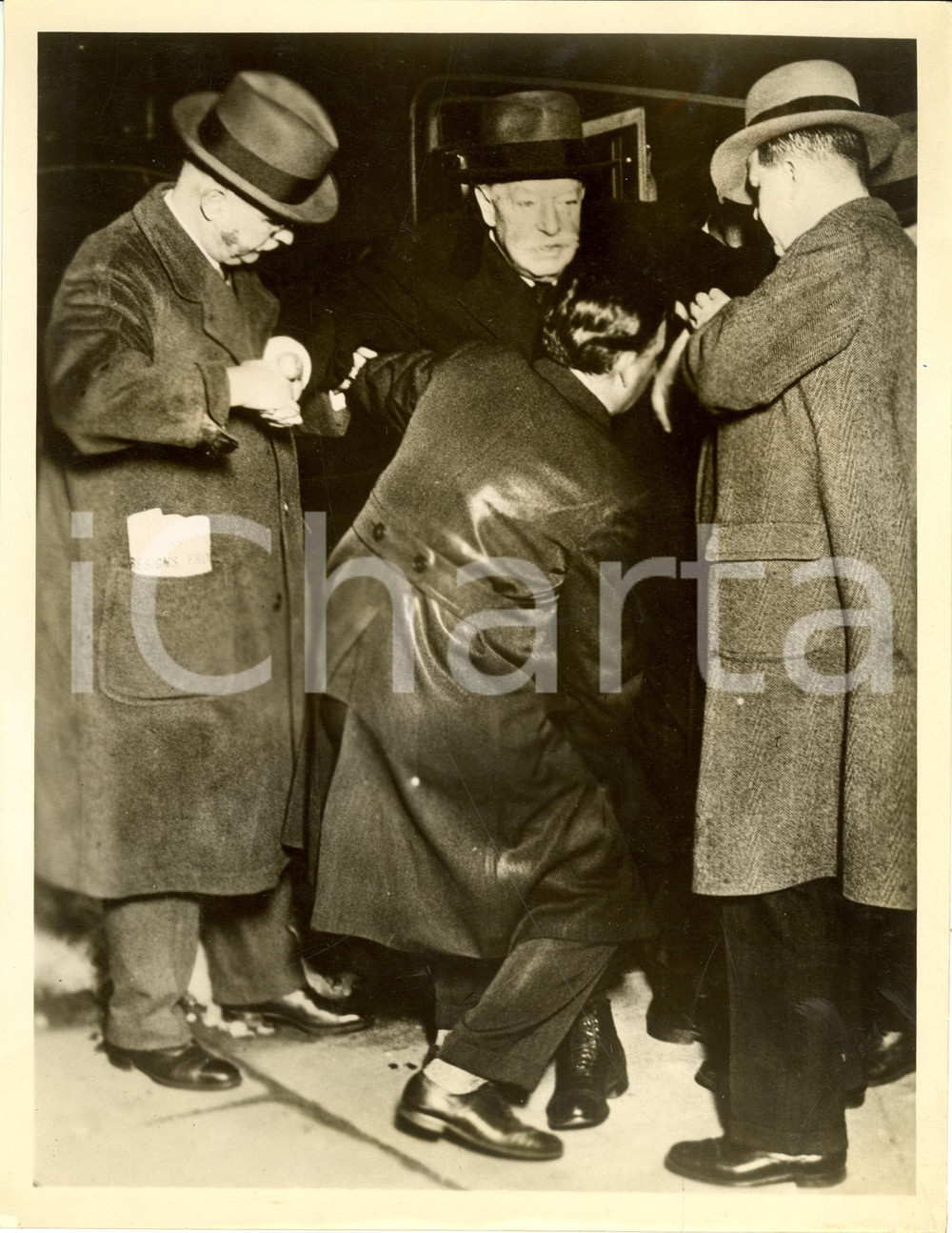 Fotografia d epoca originale 1930 WASHINGTON USA William Howard TAFT aiutato a scendere dall automobile Foto 1