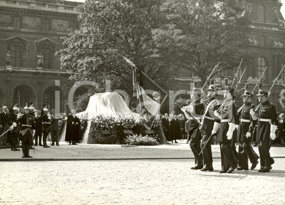 Fotografia d epoca originale 1951 PARIS F Place CARROUSEL ObsÃ¨ques Maurice PETSCHE Ministre Photographie 1