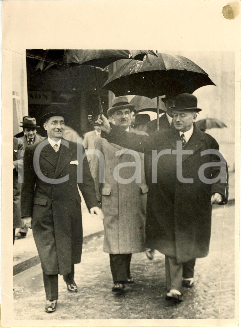 Fotografia d epoca originale 1935 PARIS F Josef STOCKINGER Paul MARCHANDEAU visitano Fiera DANNEGGIATA 1