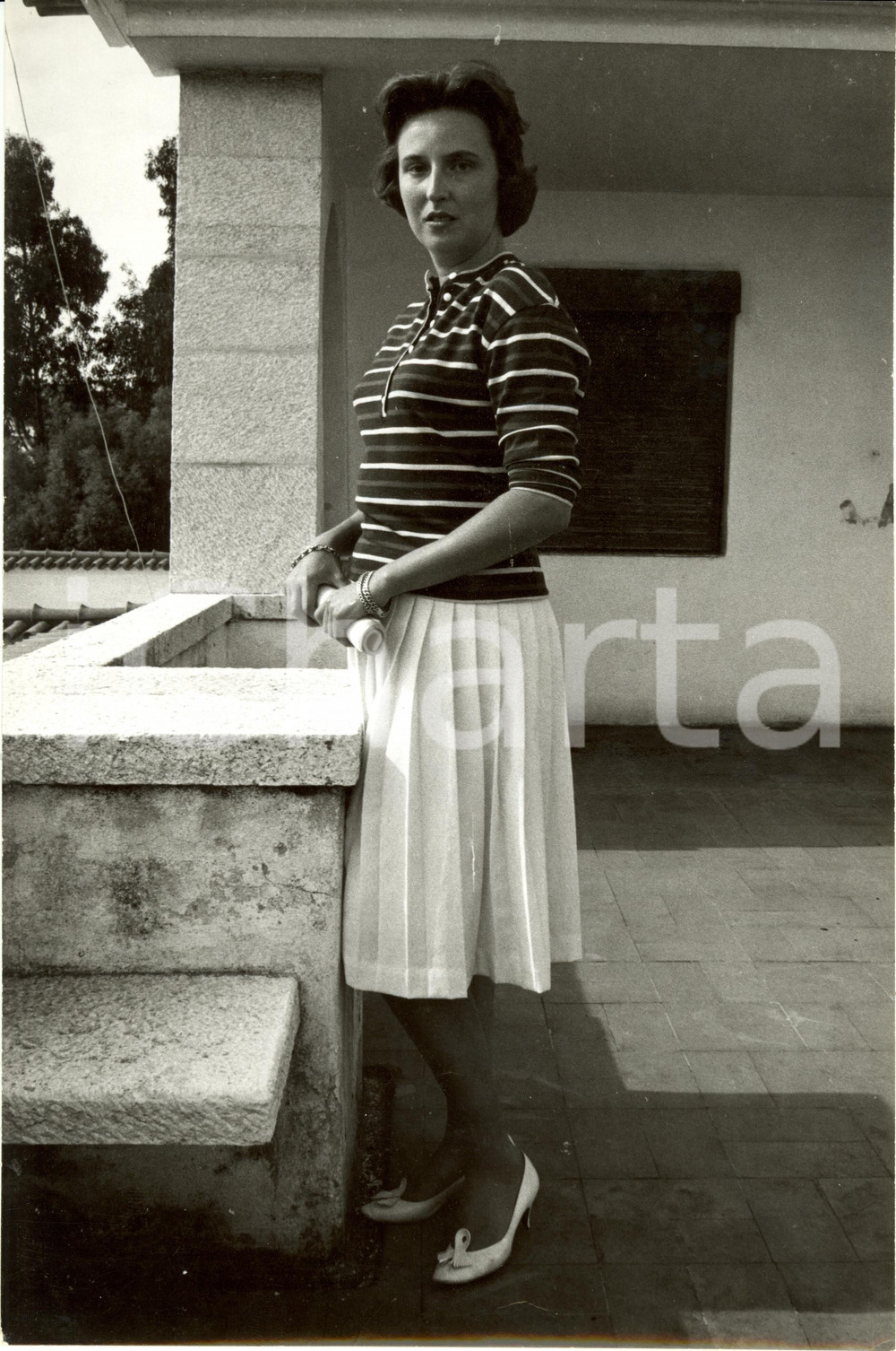 Fotografia d epoca originale 1960 ca Infanta PILAR BORBONESPAGNA Duchessa BADAJOZ nella sua residenza Foto 1