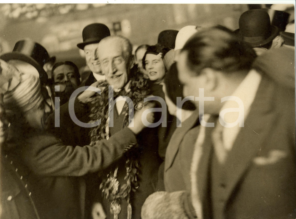 Fotografia d epoca originale 1930 ca LONDON UK Lord WILLINGTON viceré INDIE riceve corona Fotografia 1