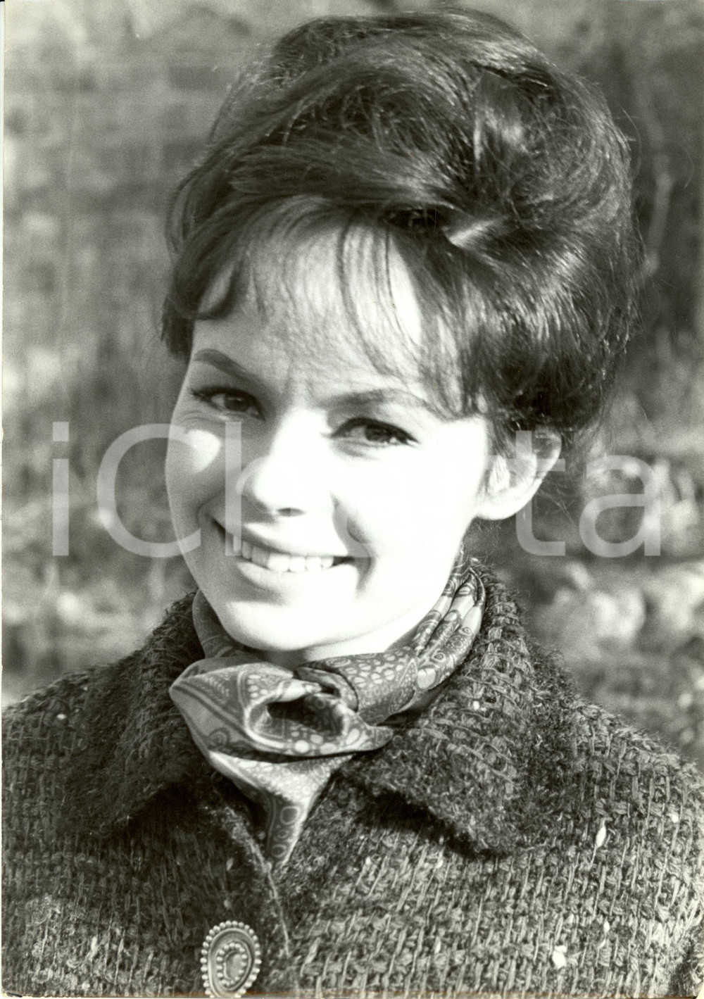 Fotografia d epoca originale 1975 ca FRANCIA? Pascale PETIT Attrice posa sorridente Fotografia 1