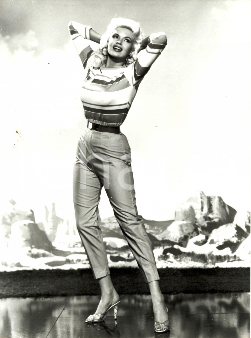 Fotografia d epoca originale 1960 ca USA Jayne MANSFIELD in posa su un set fotografico Fotografia 1