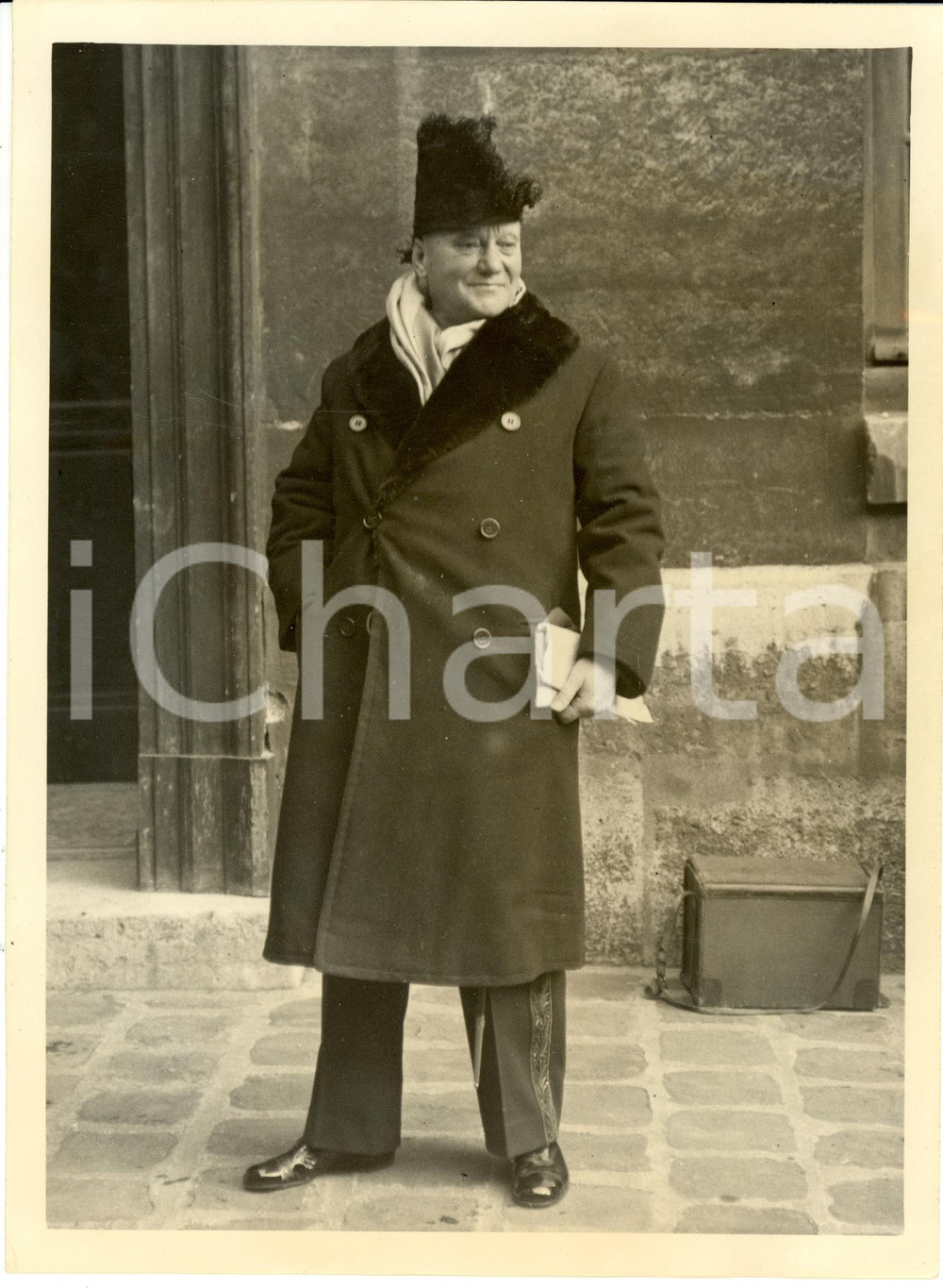 Fotografia d epoca originale 1940 PARIS F JÃ©rÃ´me THARAUD arrivant Ã  l Institut de France Photographie 1