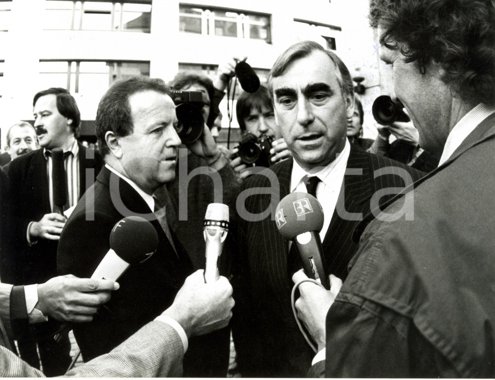 Fotografia d epoca originale 1988 MONACO D Gerold TANDLER e Theo WAIGEL CSU intervistati Fotografia 1