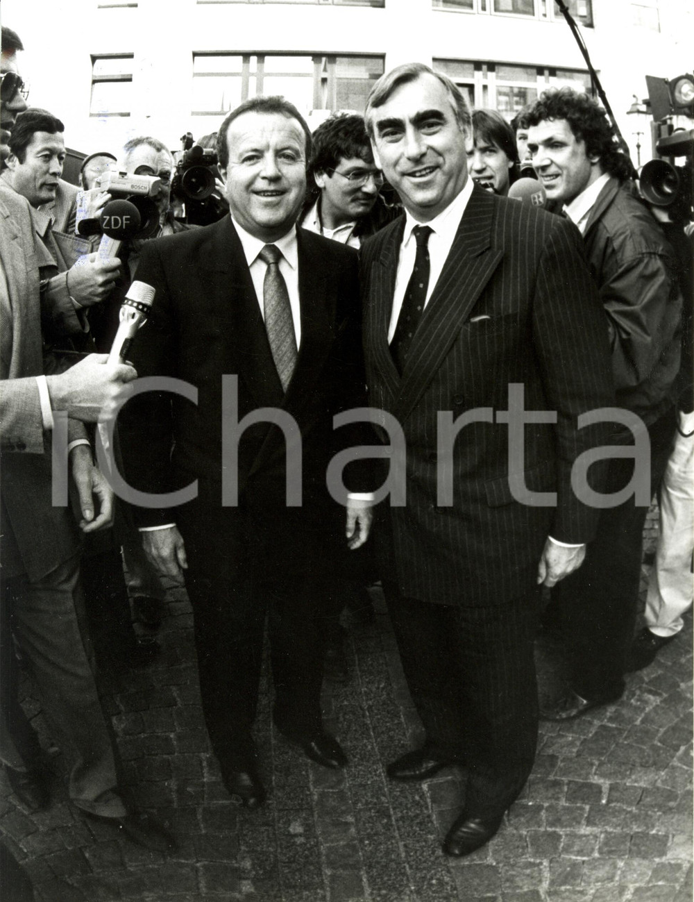Fotografia d epoca originale 1988 MONACO D Gerold TANDLER e Theo WAIGEL CSU con giornalisti Fotografia 1