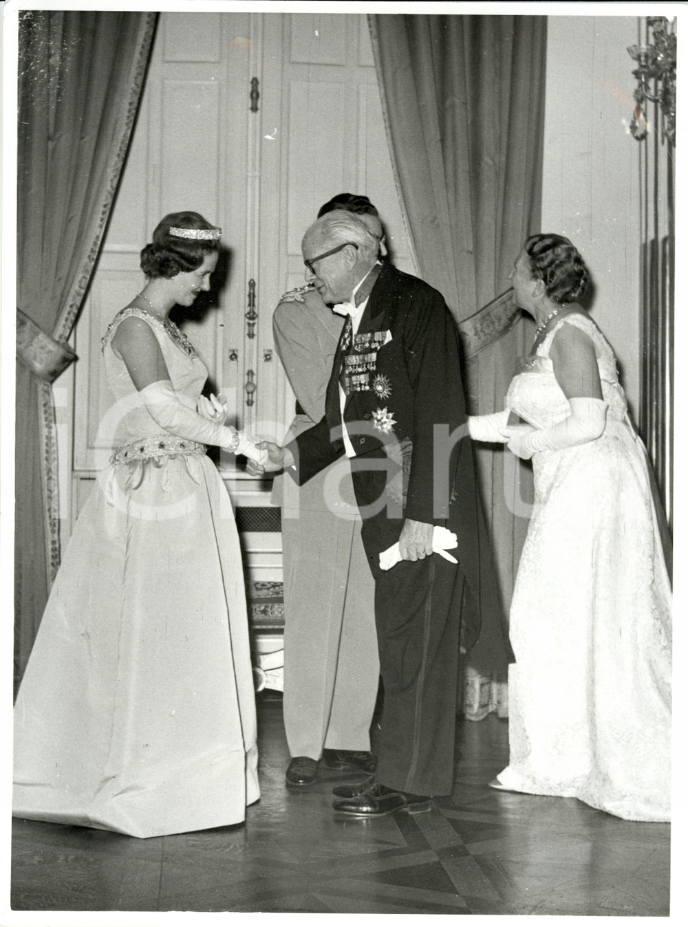 Fotografia d epoca originale 1960 ca BRUXELLES BELGIO Paul STRUYE Presidente Senato e la moglie serata gala 1