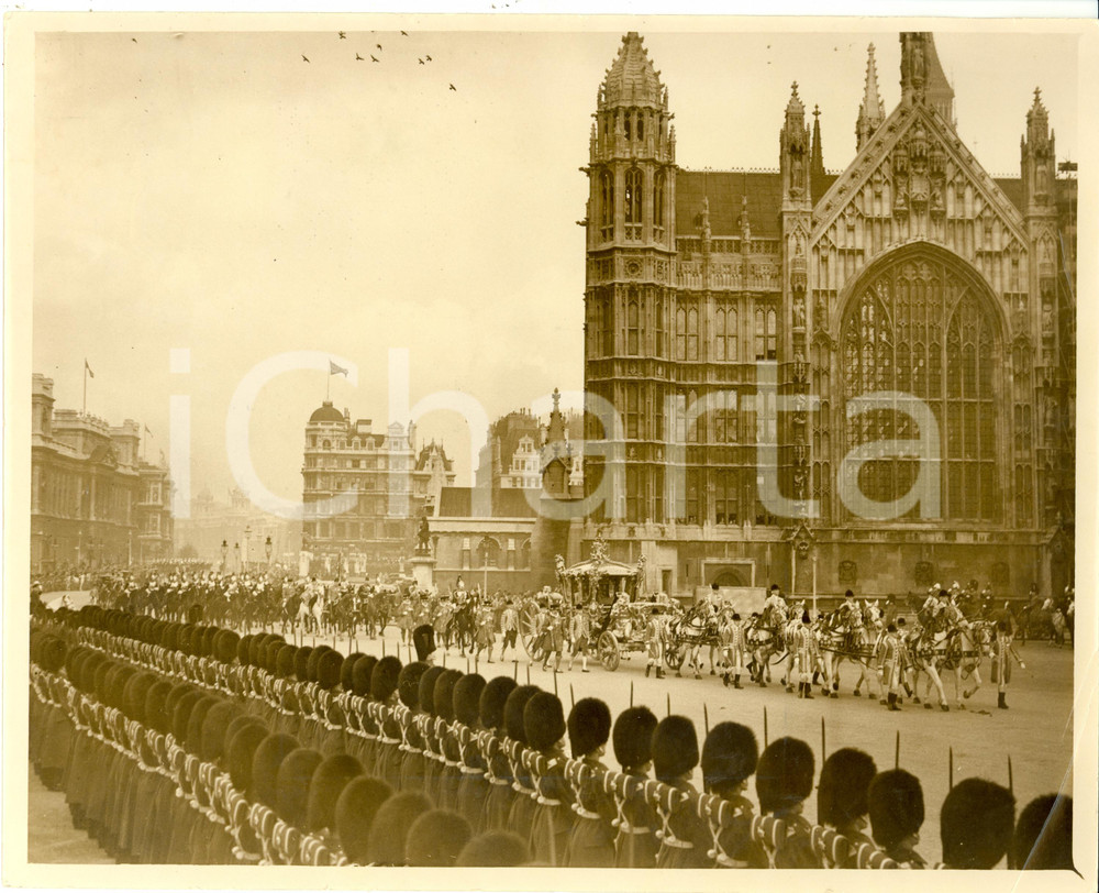 Fotografia d epoca originale 1937 LONDON UK State coach carries King George VI to the Houses of Parliament 1