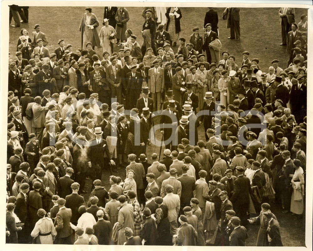 Fotografia d epoca originale 1936 LONDON UK Duke of GLOUCESTER CANADIAN pilgrims at BUCKINGHAM PALACE Photo 1