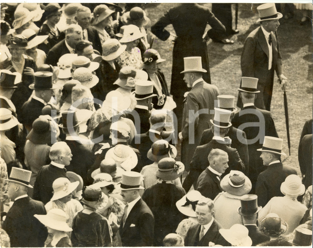 Fotografia d epoca originale 1933 LONDON UK BUCKINGHAM PALACE King George V at Royal Garden Party Photo 1