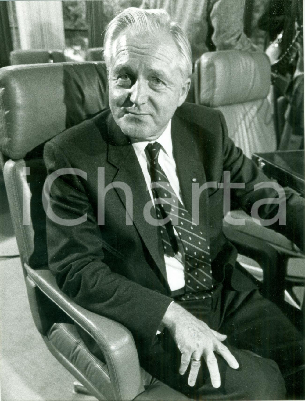 Fotografia d epoca originale 1982 BONN DE Oscar SCHNEIDER Ministro CSU traposrti e costruzioni FOTO 1