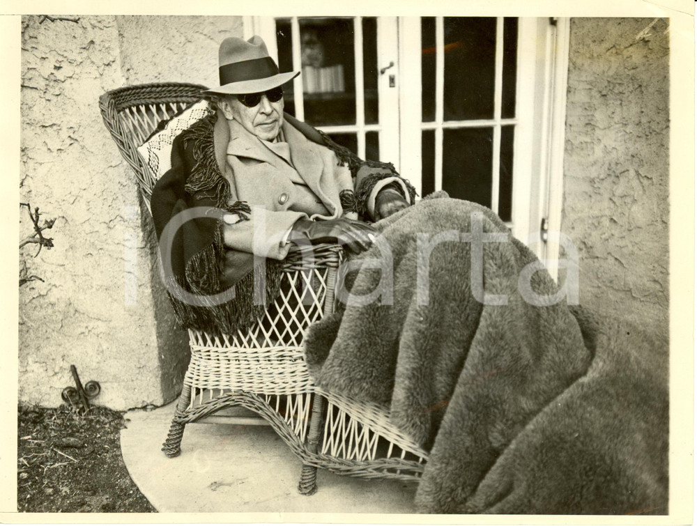 Fotografia d epoca originale 1940 ca USA Newton Booth TARKINGTON convalescing at CHESTNUT HILL Photograph 1