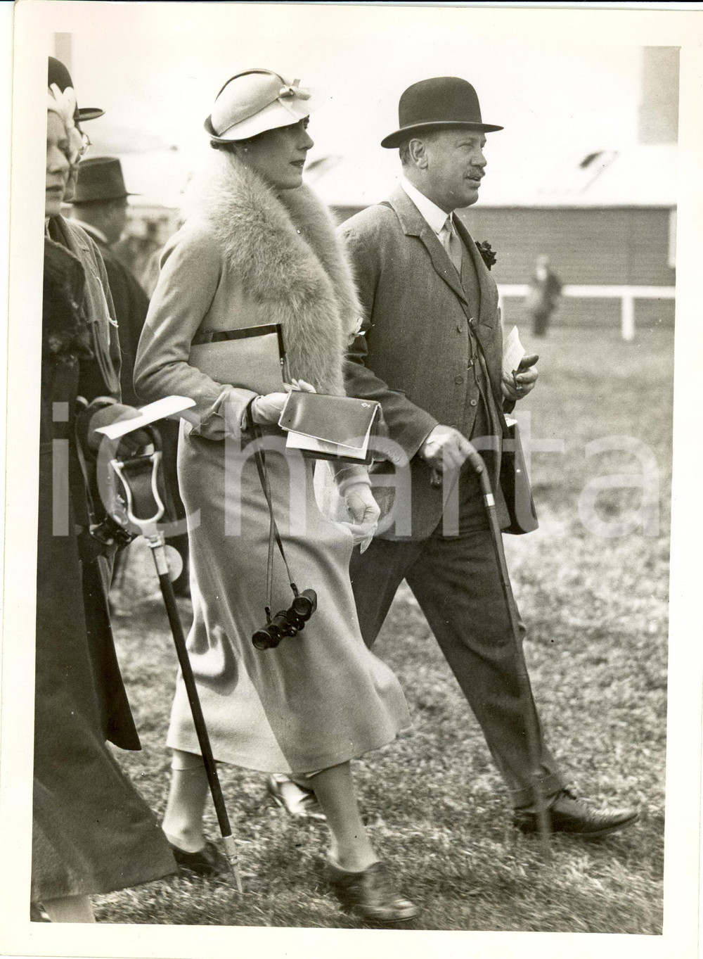 Fotografia d epoca originale 1935 CHESTER UK Duchess of WESTMINSTER Harry PRIMROSE Earl of ROSEBERY Photo 1