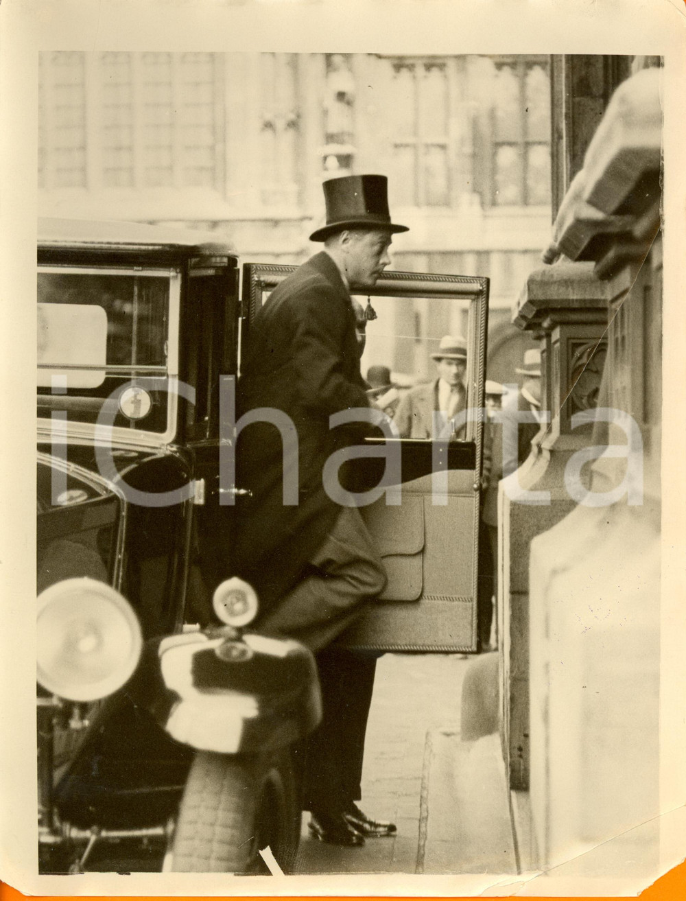 Fotografia d epoca originale 1935 ca LONDON UK Prince of WALES arriving at House of Lords DAMAGED Photo 1