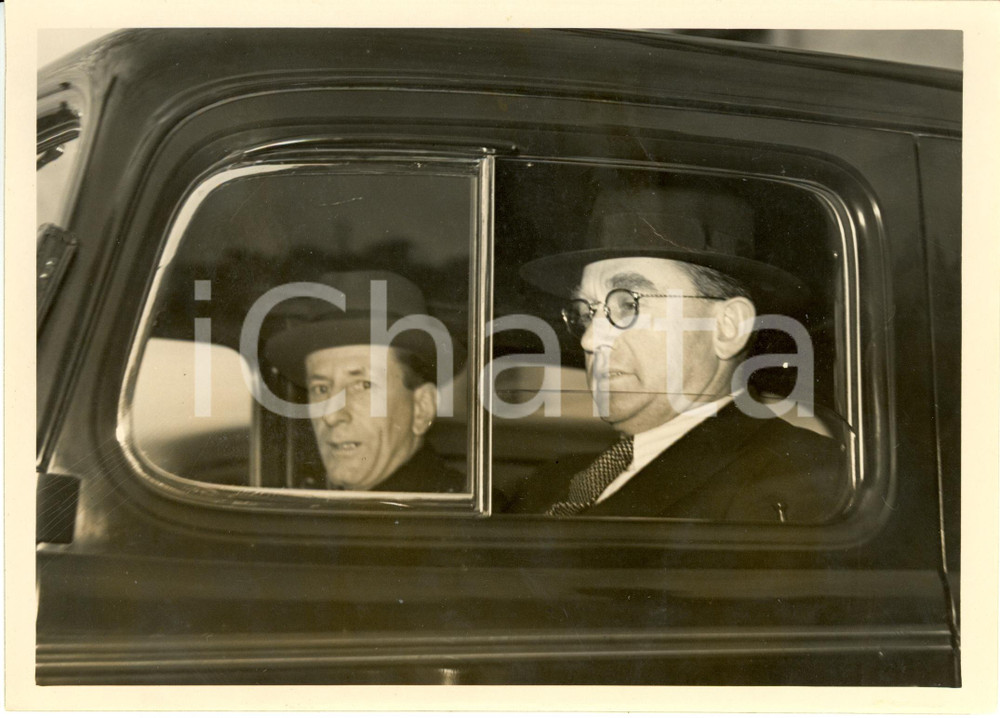 Fotografia d epoca originale 1938 PARIS Oswald PIROW Ministro della Difesa del SUD AFRICA lascia la stazione 1