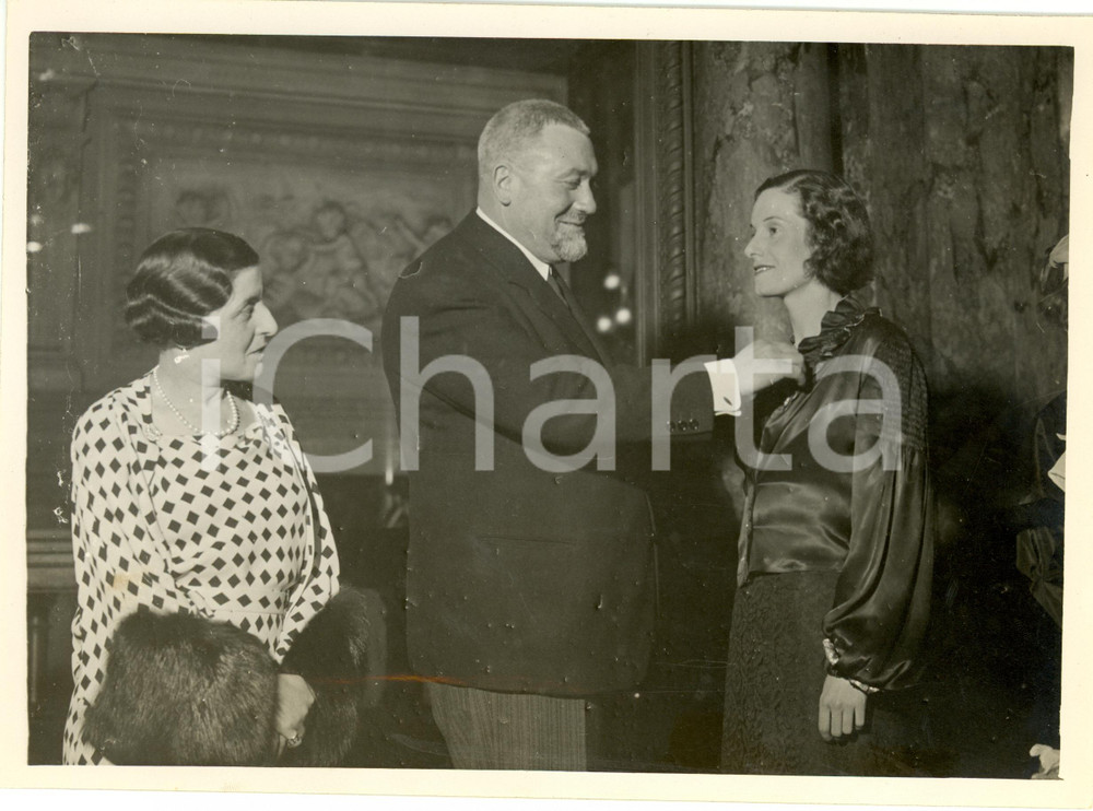 Fotografia d epoca originale 1936 PARIS AERO CLUB FRANCE Joan GARDNER BATTEN Legion d Honneur AndrÃ© WATTEAU 1