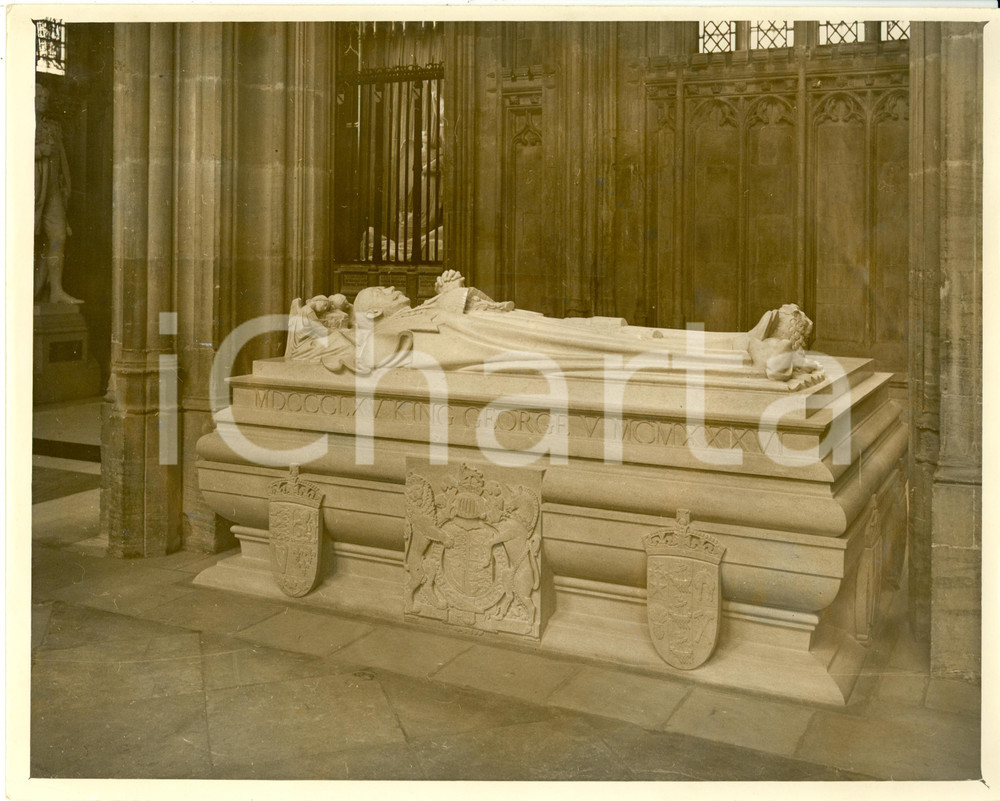 Fotografia d epoca originale 1936 WINDSOR UK King George V tomb in SAINT GEORGE CHAPEL Photograph 1