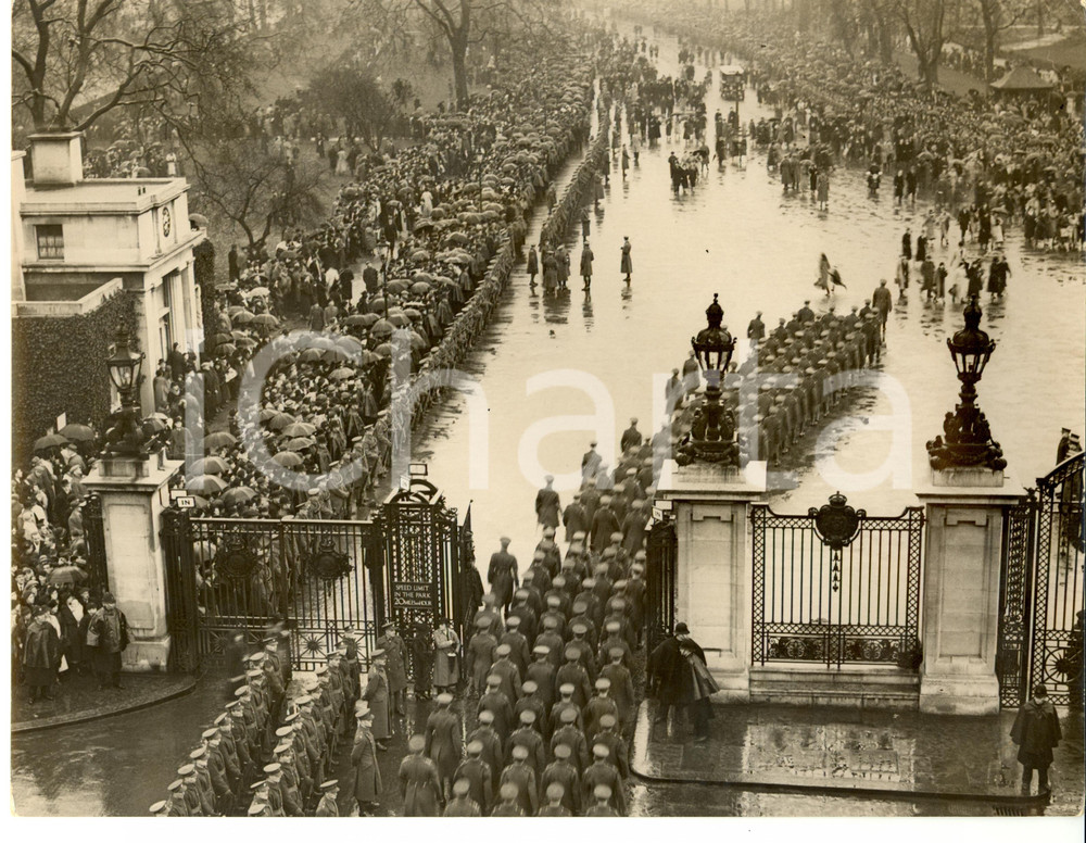 Fotografia d epoca originale 1936 LONDON MARBLE ARCH Crowd on the route of GEORGE V funeral Photograph 1