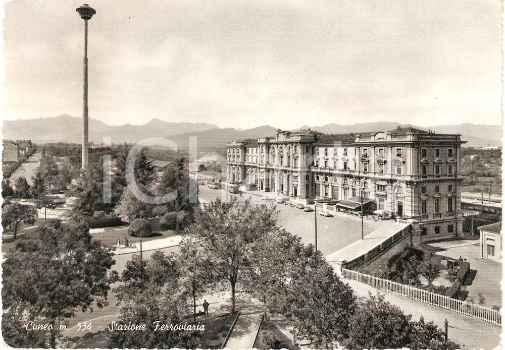 Cartolina originale da collezione 1950 ca CUNEO Stazione ferroviaria ANIMATA Panorama Cartolina FG NV 1