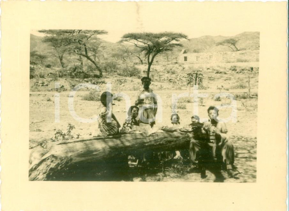 Fotografia d epoca originale 1936 CHEREN ERITREA AOI Picnic di una famiglia di coloni Fotografia 11x8 1
